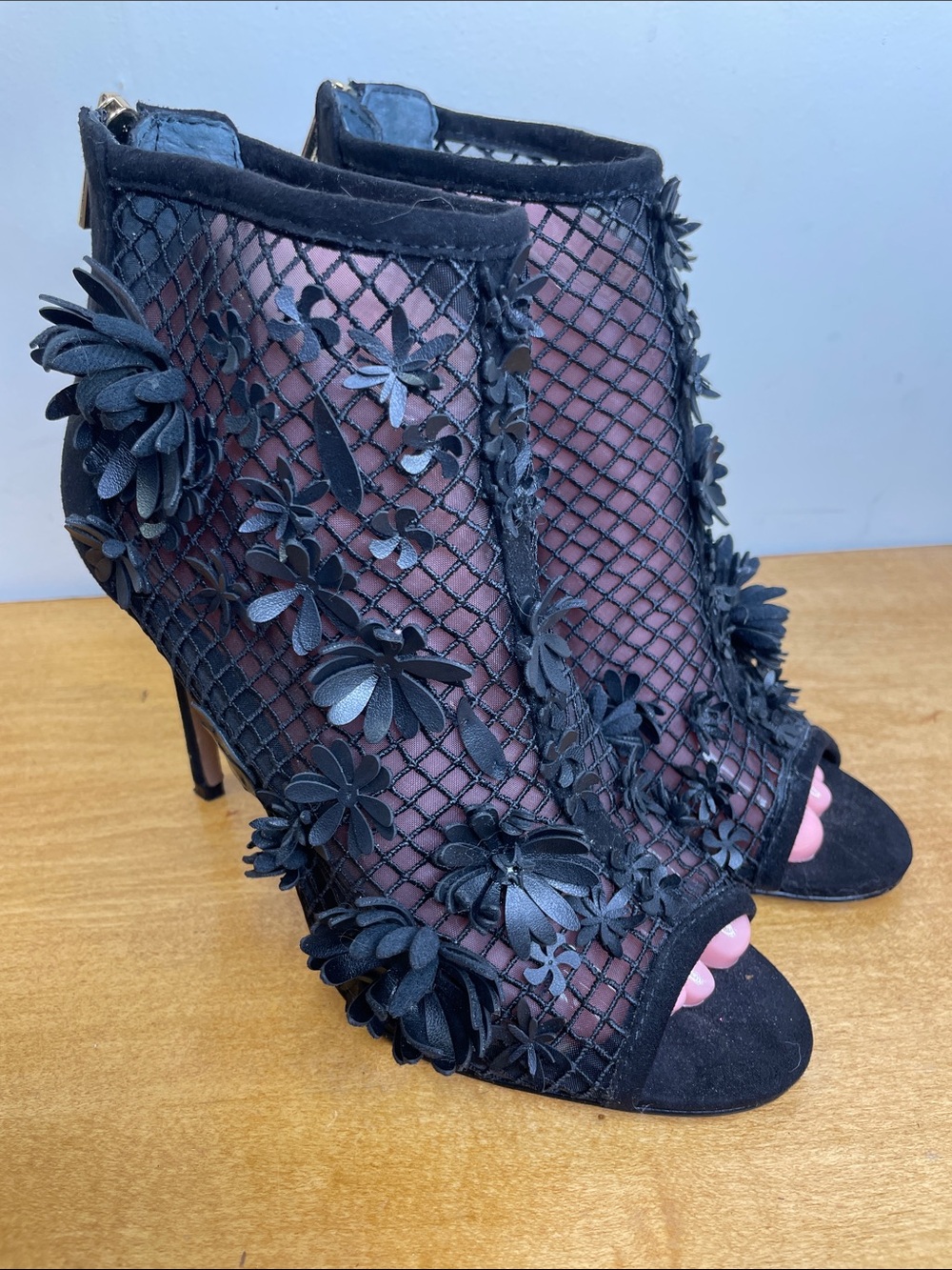 Jessica Simpson Black Floral Mesh Peep-Toe Ankle Booties. Size 7